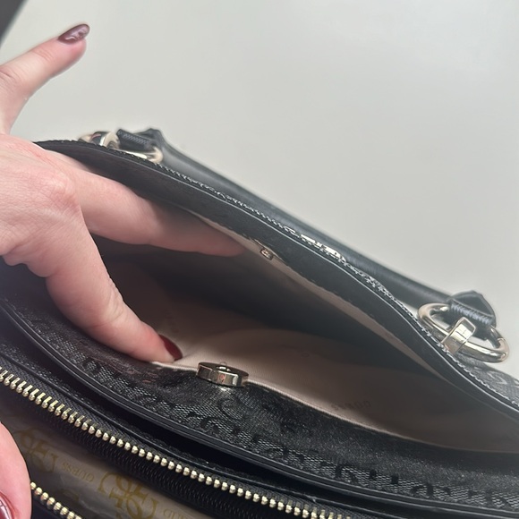 Guess Satchel/Crossbody Black Bag - Picture 8 of 9